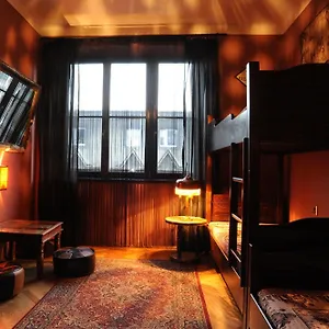  Hostel Deco